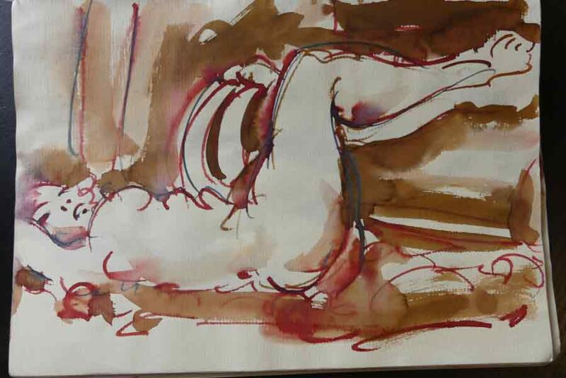 cuaderno de bocetos desnudo de mujer tumbada piernas levantadas